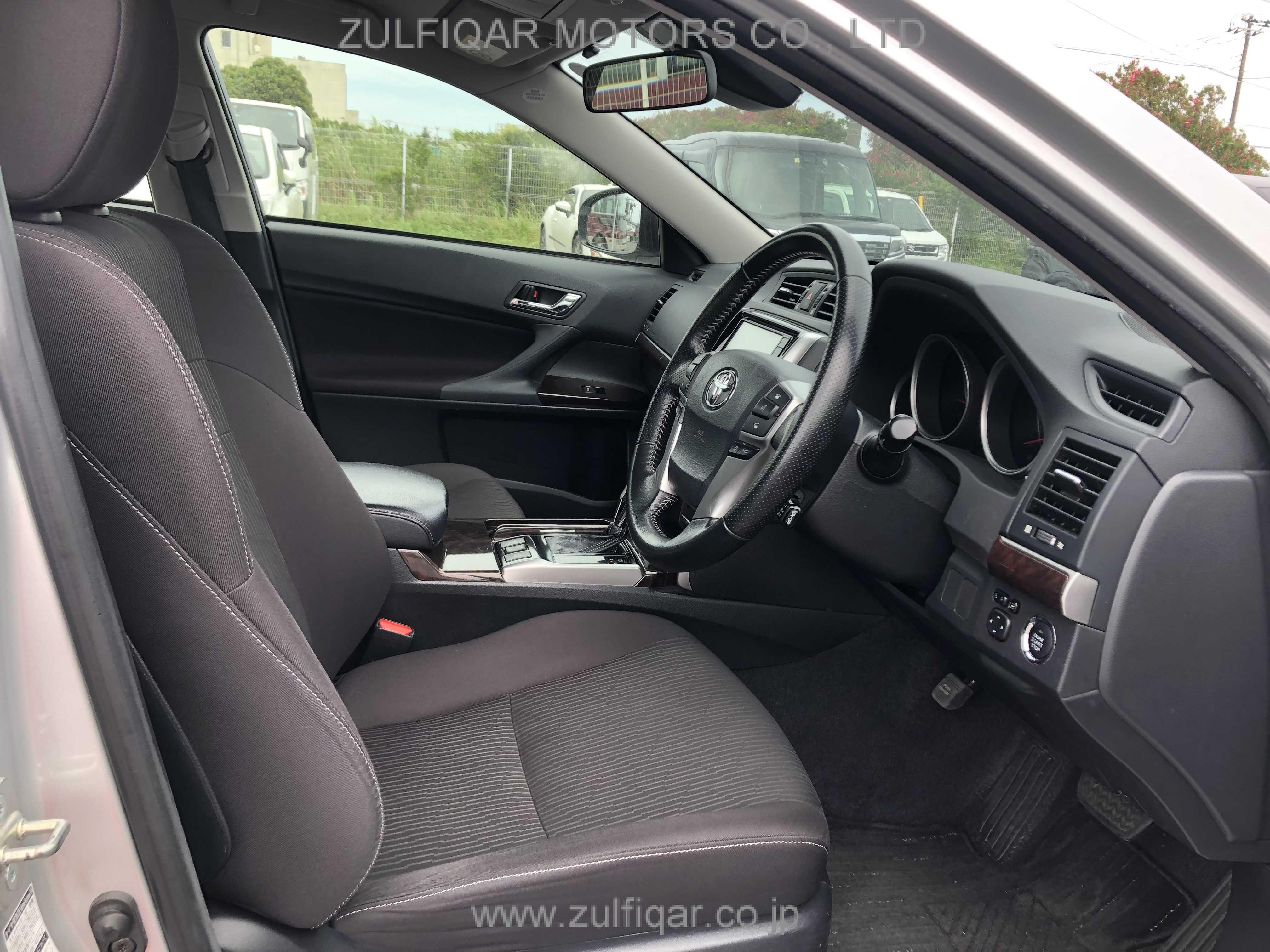 TOYOTA MARK X 2017 Image 10