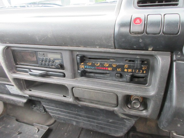 ISUZU ELF DUMP TRUCK 2001 Image 28