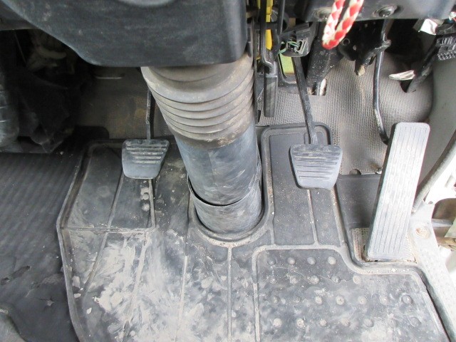 ISUZU ELF DUMP TRUCK 2001 Image 30