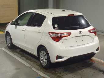 TOYOTA VITZ 2018 Image 4