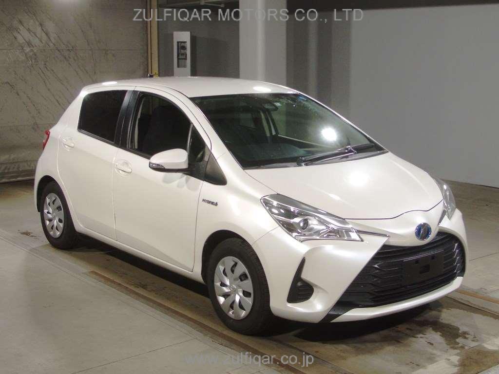 TOYOTA VITZ 2017 Image 3