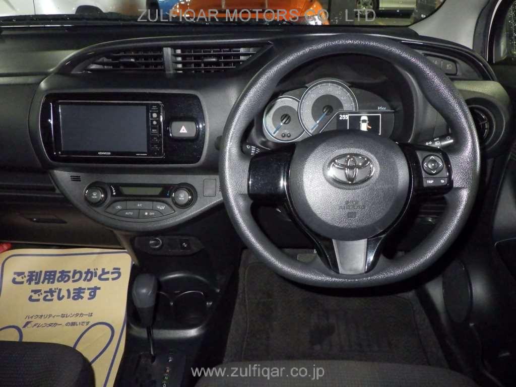 TOYOTA VITZ 2017 Image 6