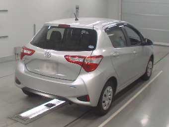 TOYOTA VITZ 2018 Image 2