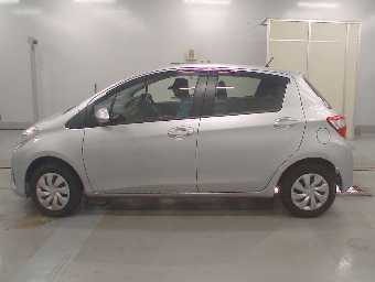 TOYOTA VITZ 2018 Image 4