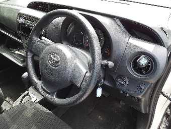 TOYOTA VITZ 2018 Image 7