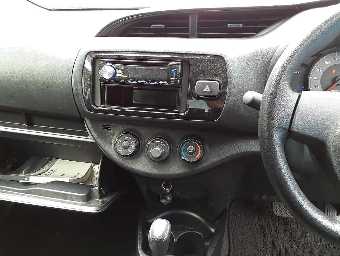 TOYOTA VITZ 2018 Image 9