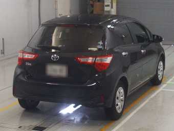 TOYOTA VITZ 2018 Image 2