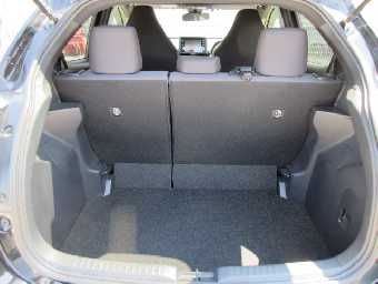 TOYOTA YARIS 2020 Image 9