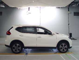 NISSAN X-TRAIL 2018 Image 3