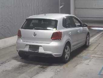 VOLKSWAGEN POLO 2012 Image 2