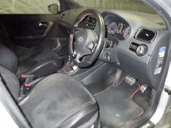 VOLKSWAGEN POLO 2012 Image 3