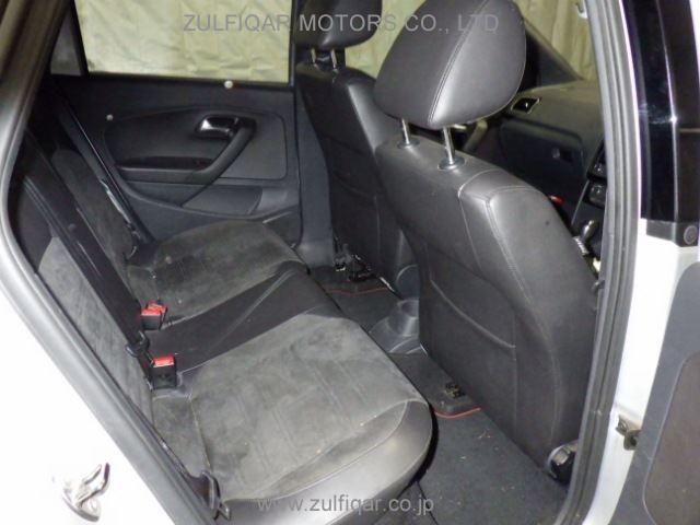 VOLKSWAGEN POLO 2012 Image 5