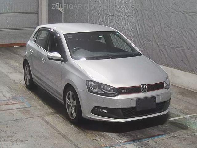 VOLKSWAGEN POLO 2012 Image 7