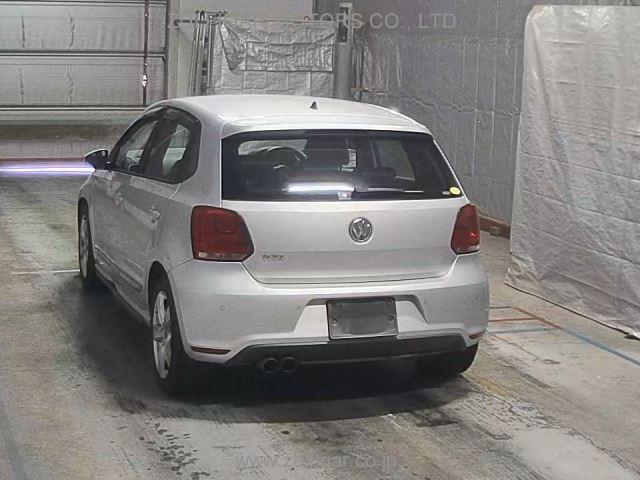VOLKSWAGEN POLO 2012 Image 8