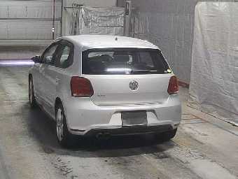 VOLKSWAGEN POLO 2012 Image 7