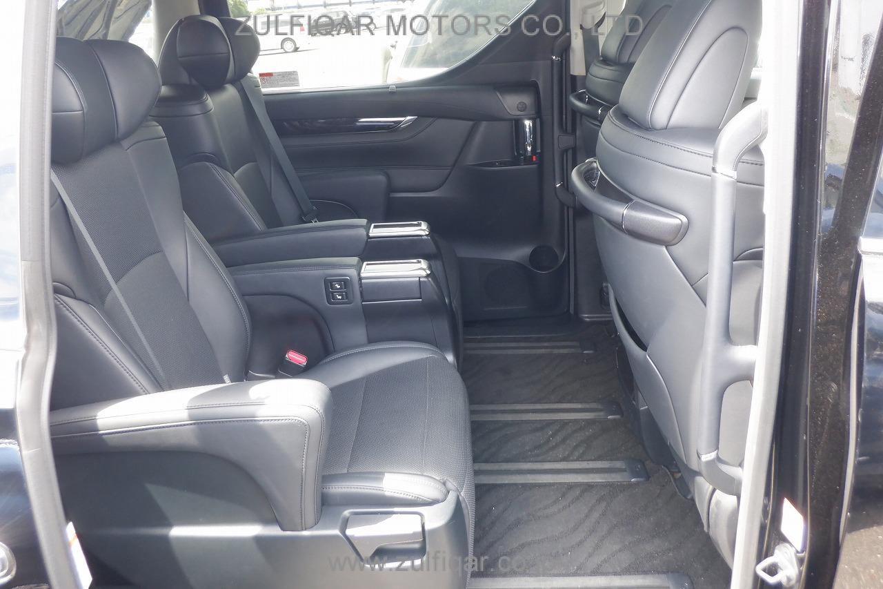 TOYOTA ALPHARD 2018 Image 12