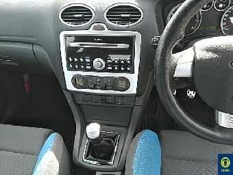 FORD FOCUS 2006 Image 6