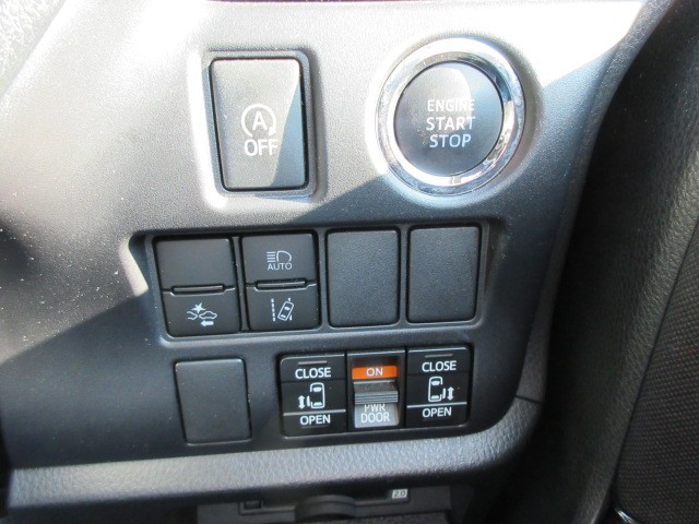 TOYOTA VOXY 2020 Image 24