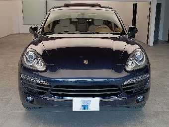 PORSCHE CAYENNE 2011 Image 2