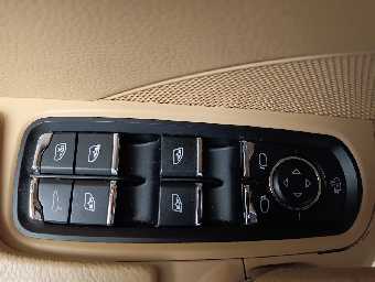 PORSCHE CAYENNE 2011 Image 26