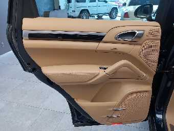 PORSCHE CAYENNE 2011 Image 27