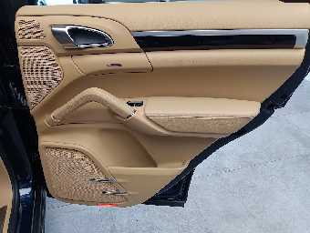 PORSCHE CAYENNE 2011 Image 29