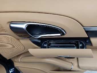 PORSCHE CAYENNE 2011 Image 30