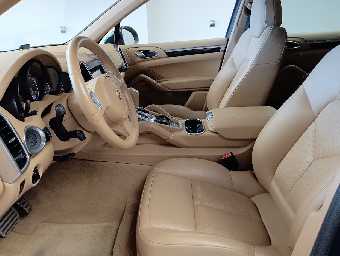 PORSCHE CAYENNE 2011 Image 40