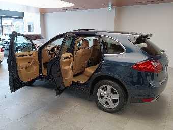 PORSCHE CAYENNE 2011 Image 6