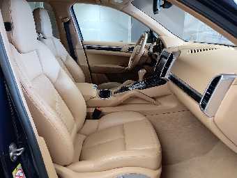 PORSCHE CAYENNE 2011 Image 45