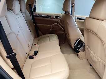 PORSCHE CAYENNE 2011 Image 48