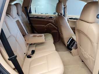 PORSCHE CAYENNE 2011 Image 49