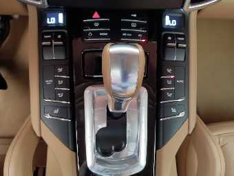 PORSCHE CAYENNE 2011 Image 58