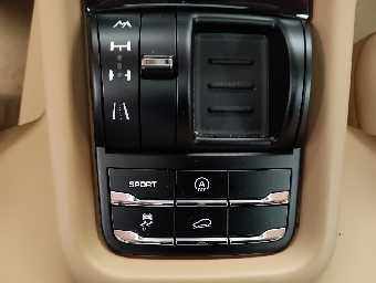 PORSCHE CAYENNE 2011 Image 59
