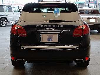 PORSCHE CAYENNE 2011 Image 8