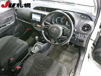 TOYOTA VITZ 2018 Image 3