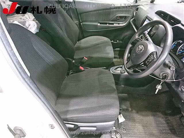 TOYOTA VITZ 2018 Image 5