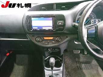 TOYOTA VITZ 2018 Image 6