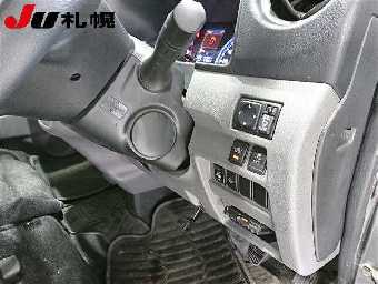 NISSAN NV350 CARAVAN 2018 Image 4