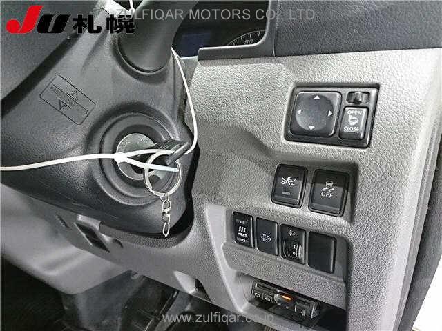 NISSAN NV350 CARAVAN 2018 Image 4