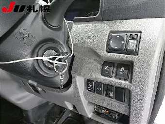 NISSAN NV350 CARAVAN 2018 Image 4