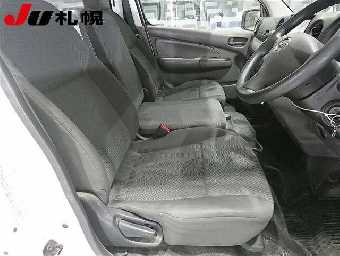 NISSAN NV350 CARAVAN 2018 Image 5