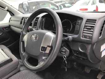 TOYOTA HIACE 2018 Image 3