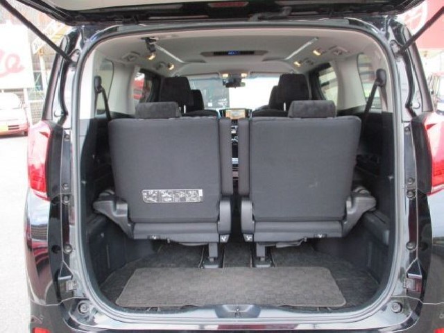 TOYOTA ALPHARD 2018 Image 33