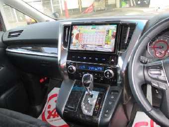 TOYOTA ALPHARD 2018 Image 10