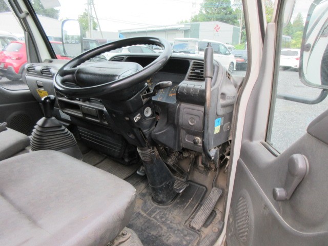 ISUZU ELF DUMP TRUCK 2000 Image 26