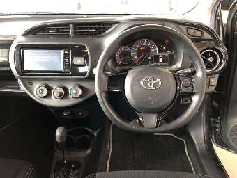 TOYOTA VITZ 2018 Image 6