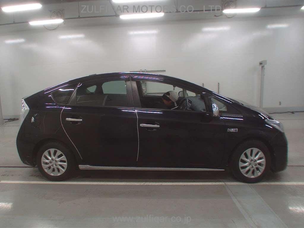 TOYOTA PRIUS PHV 2013 Image 3