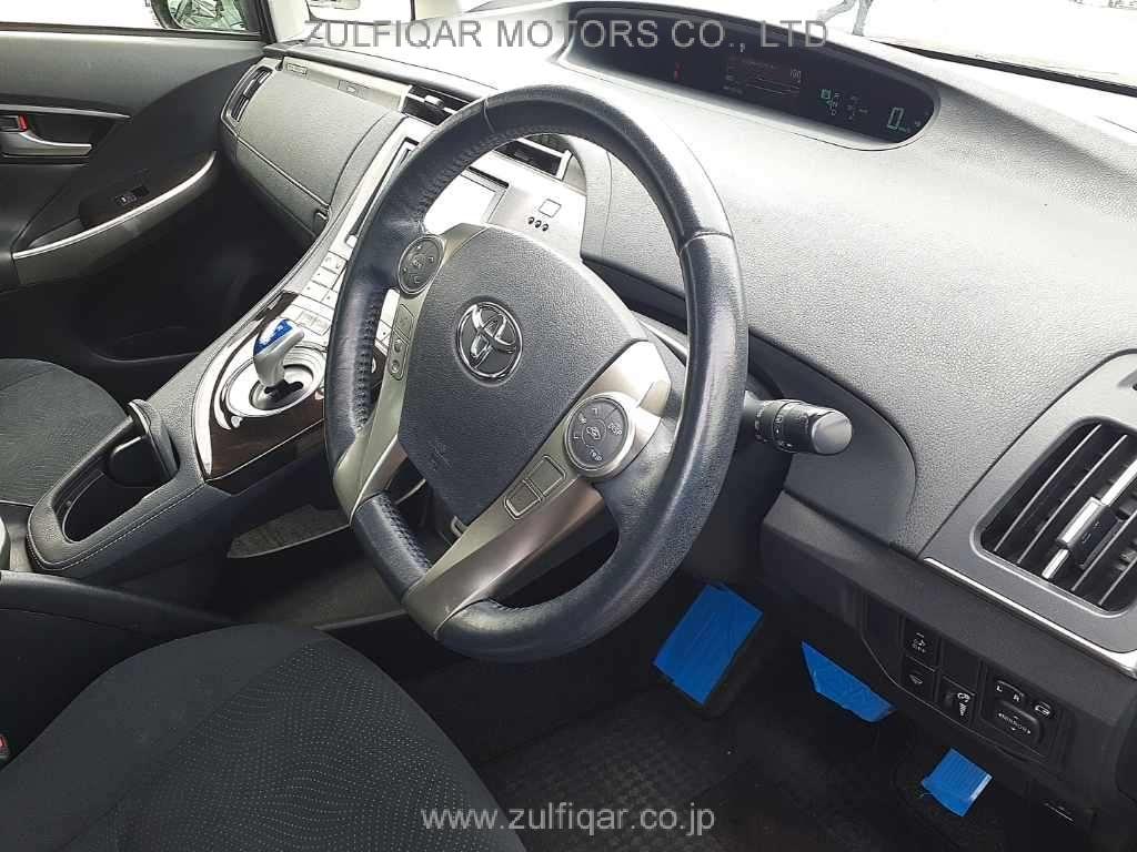 TOYOTA PRIUS PHV 2013 Image 7