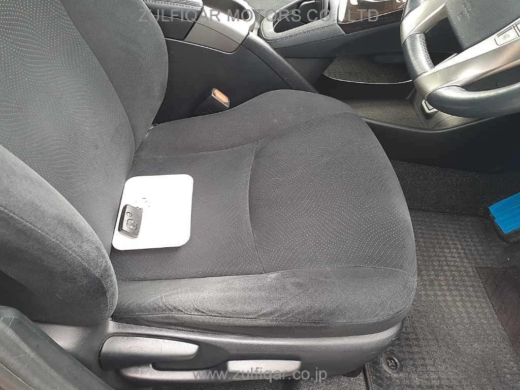 TOYOTA PRIUS PHV 2013 Image 8